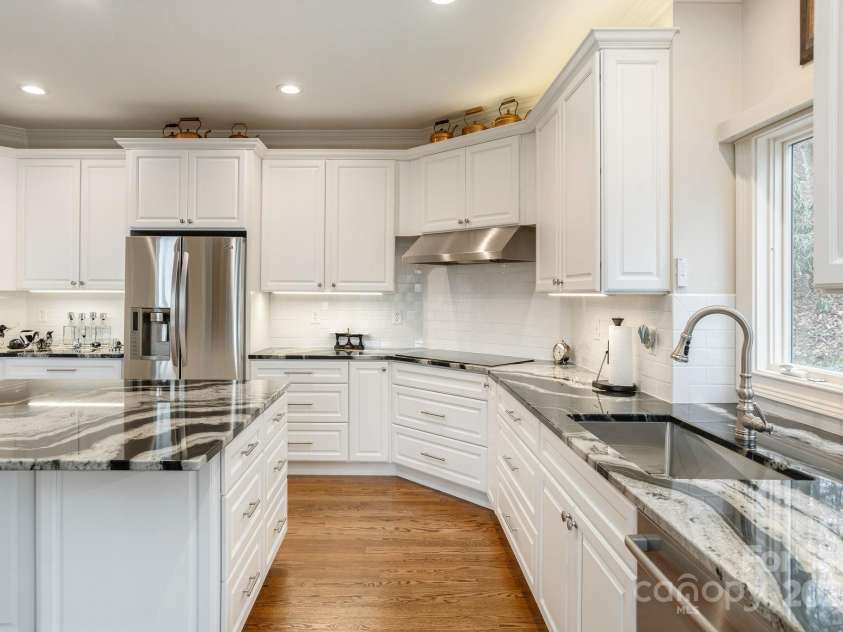 135 POPLAR Loop, Flat Rock, NC 28731.  MLS# CAR4278408, YatesRealty ID 1572. 