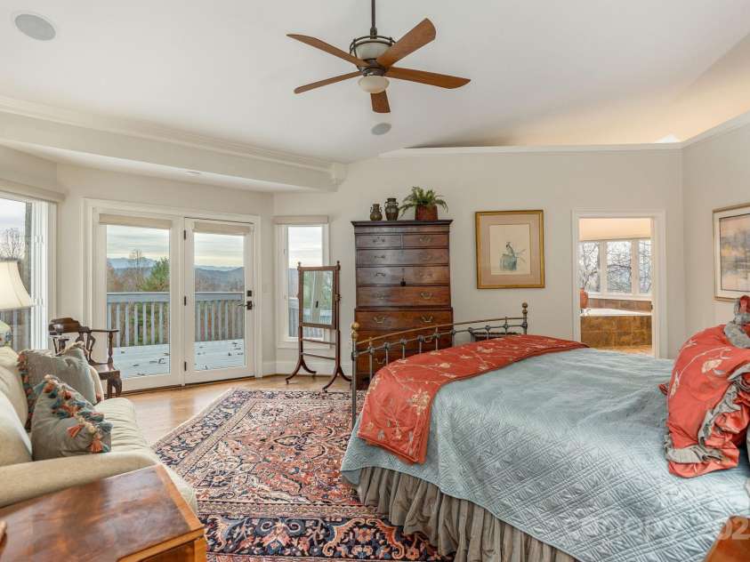 135 POPLAR Loop, Flat Rock, NC 28731.  MLS# CAR4278408, YatesRealty ID 1572. 