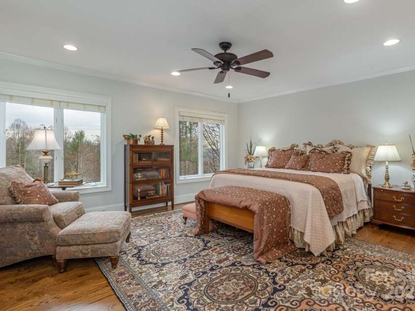 135 POPLAR Loop, Flat Rock, NC 28731.  MLS# CAR4278408, YatesRealty ID 1572. 