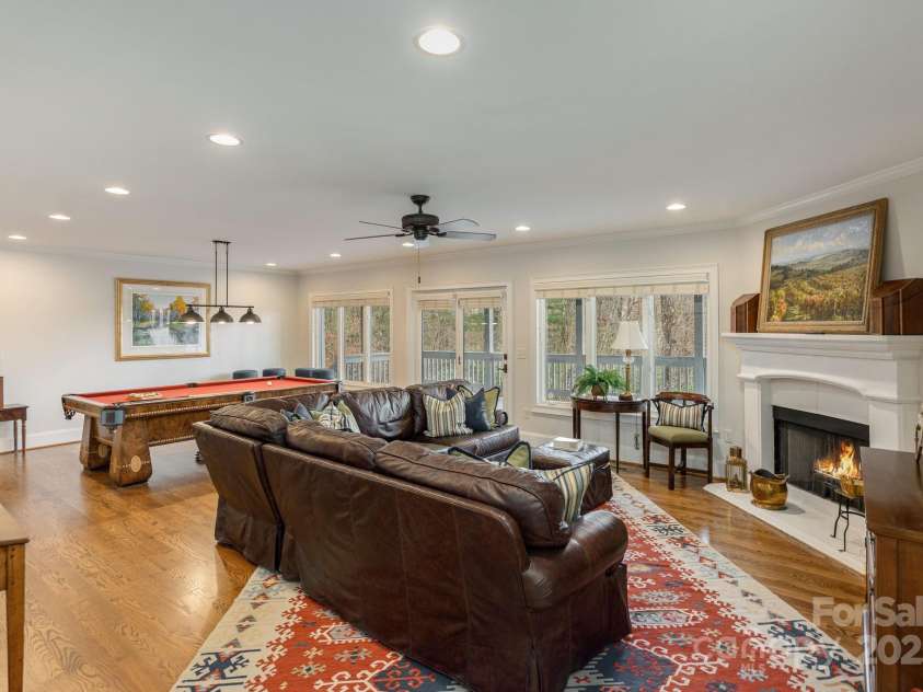 135 POPLAR Loop, Flat Rock, NC 28731.  MLS# CAR4278408, YatesRealty ID 1572. 