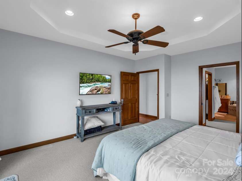 428 Devils Hole Road, Rosman, NC 28772.  MLS# CAR4138356, YatesRealty ID 1572. 