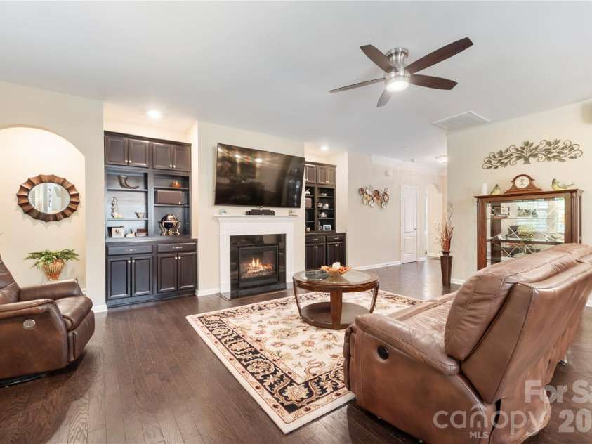 12014 Belmont Mansion Drive, Charlotte, NC 28273.  MLS# CAR4372205, YatesRealty ID 15721. 