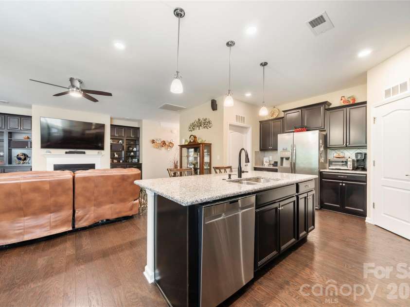 12014 Belmont Mansion Drive, Charlotte, NC 28273.  MLS# CAR4372205, YatesRealty ID 15721. 