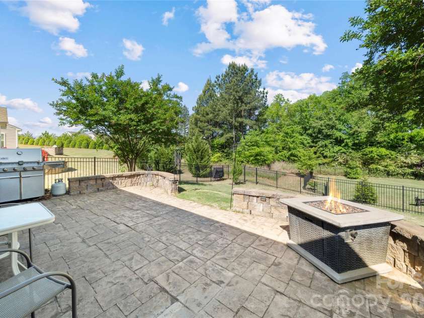 12014 Belmont Mansion Drive, Charlotte, NC 28273.  MLS# CAR4372205, YatesRealty ID 15721. 