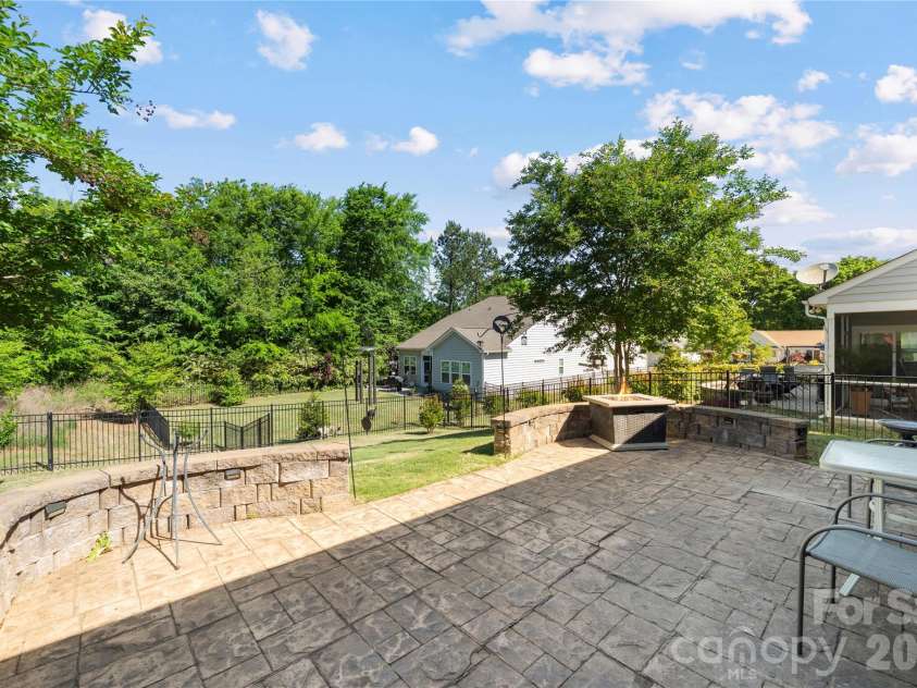 12014 Belmont Mansion Drive, Charlotte, NC 28273.  MLS# CAR4372205, YatesRealty ID 15721. 