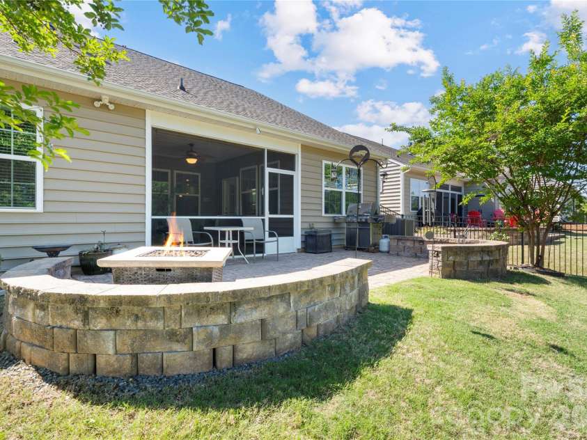 12014 Belmont Mansion Drive, Charlotte, NC 28273.  MLS# CAR4372205, YatesRealty ID 15721. 