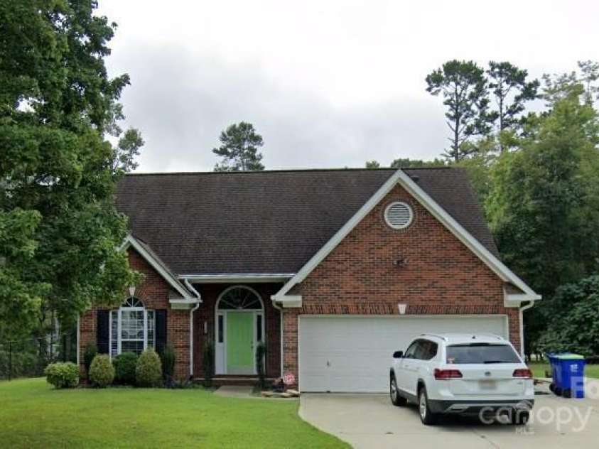7134 Hunters Bluff Drive, Denver, NC 28037.  MLS# CAR4264839, YatesRealty ID 15721. 
