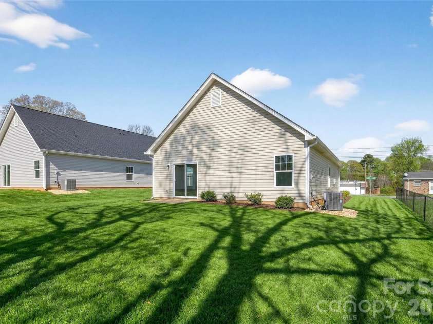 3103 Clermont Avenue, Kannapolis, NC 28081.  MLS# CAR4365342, YatesRealty ID 15722. 