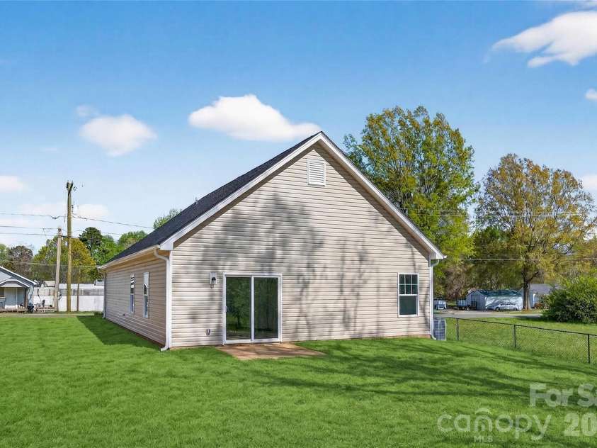 3103 Clermont Avenue, Kannapolis, NC 28081.  MLS# CAR4365342, YatesRealty ID 15722. 