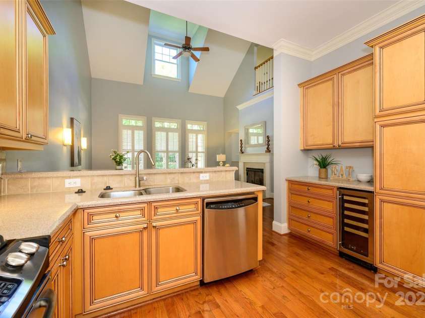 6312 Mission Place, Charlotte, NC 28210.  MLS# CAR4273288, YatesRealty ID 15723. 