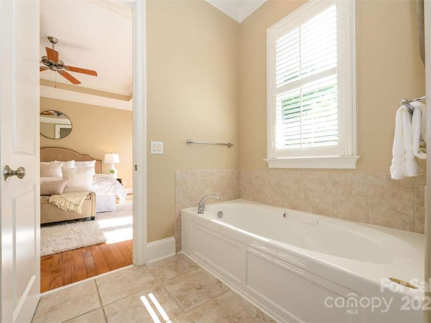 6312 Mission Place, Charlotte, NC 28210.  MLS# CAR4273288, YatesRealty ID 15723. 