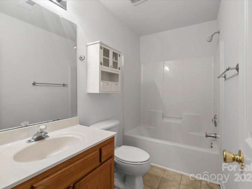 13660 Meade Glen Court, Charlotte, NC 28273.  MLS# CAR4254012, YatesRealty ID 15724. 