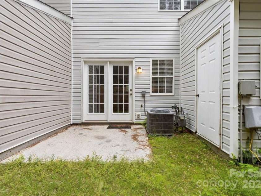 13660 Meade Glen Court, Charlotte, NC 28273.  MLS# CAR4254012, YatesRealty ID 15724. 