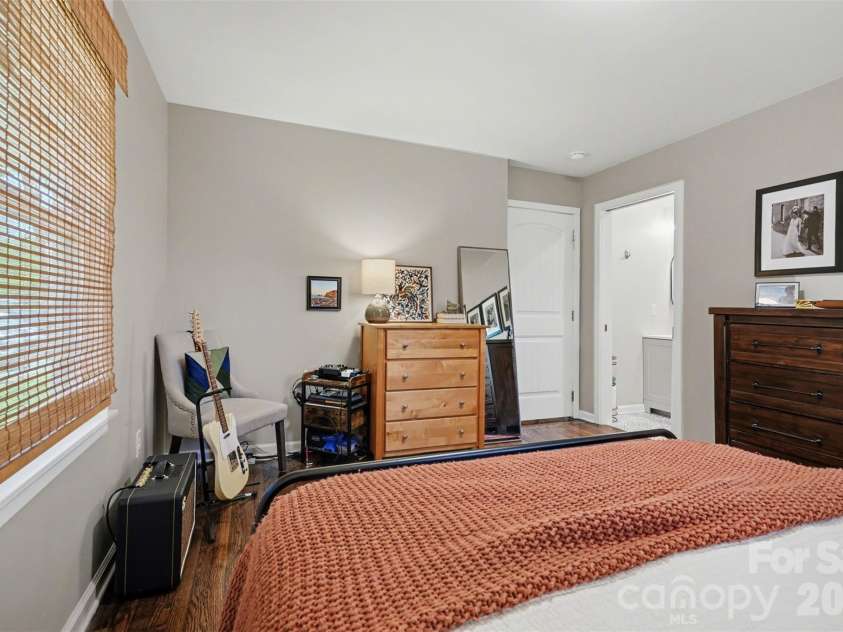 204 Oak Street, Lowell, NC 28098.  MLS# CAR4370908, YatesRealty ID 15724. 