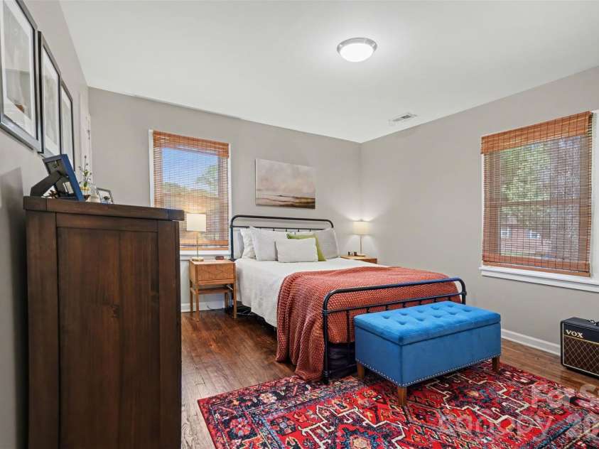 204 Oak Street, Lowell, NC 28098.  MLS# CAR4370908, YatesRealty ID 15724. 