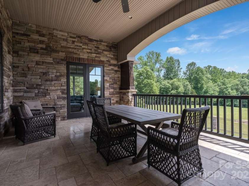 109 Oak Forest Drive, Kings Mountain, NC 28086.  MLS# CAR4262697, YatesRealty ID 15725. 