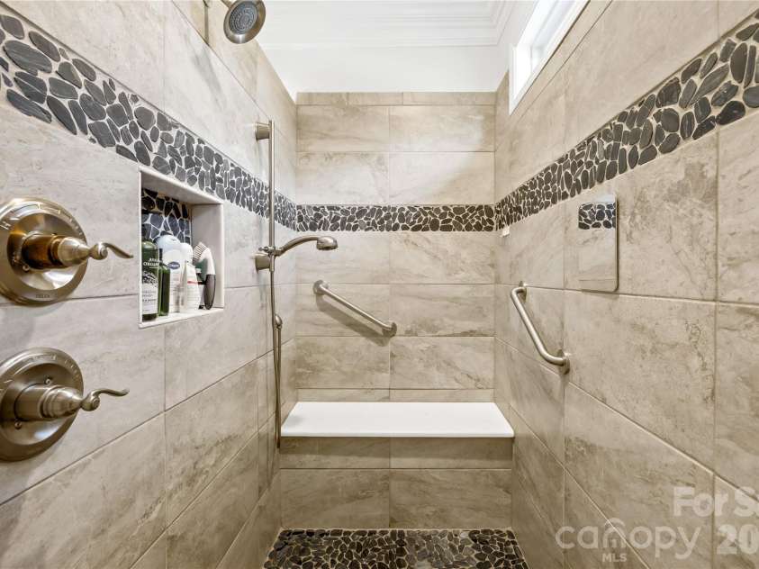 1140 Golden Hill Lane, Denver, NC 28037.  MLS# CAR4315089, YatesRealty ID 15725. Walk-In / Roll In Double Master Shower
