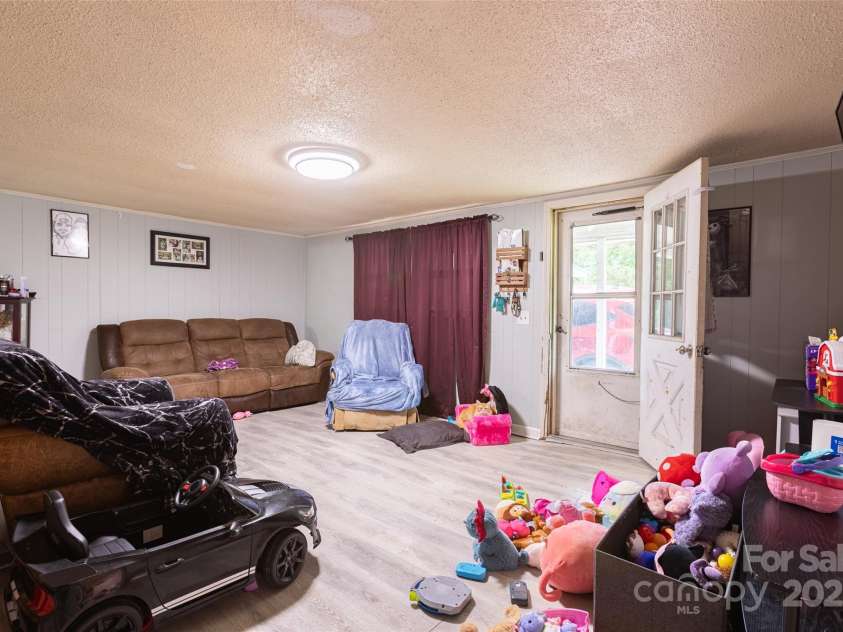 100 Lanier Street, Mount Holly, NC 28120.  MLS# CAR4260018, YatesRealty ID 15726. 