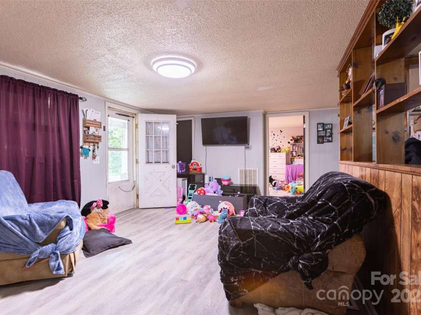 100 Lanier Street, Mount Holly, NC 28120.  MLS# CAR4260018, YatesRealty ID 15726. 