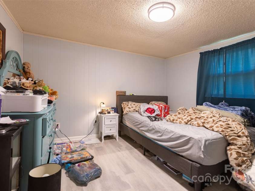 100 Lanier Street, Mount Holly, NC 28120.  MLS# CAR4260018, YatesRealty ID 15726. 