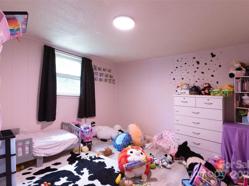 100 Lanier Street, Mount Holly, NC 28120.  MLS# CAR4260018, YatesRealty ID 15726. 