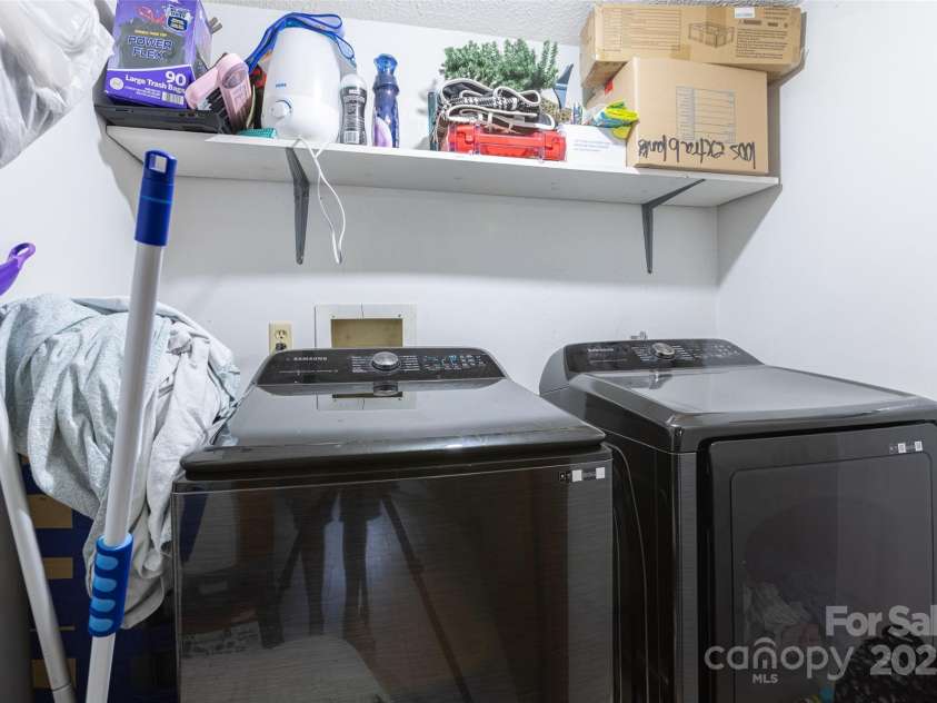 100 Lanier Street, Mount Holly, NC 28120.  MLS# CAR4260018, YatesRealty ID 15726. 