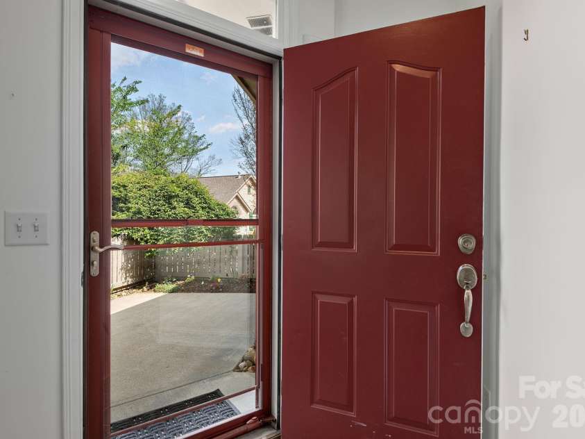 45 Craggy Vista Drive, Swannanoa, NC 28778.  MLS# CAR4358304, YatesRealty ID 15726. 