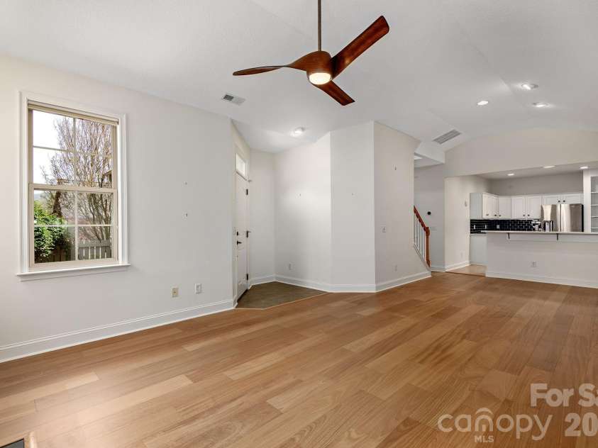 45 Craggy Vista Drive, Swannanoa, NC 28778.  MLS# CAR4358304, YatesRealty ID 15726. 