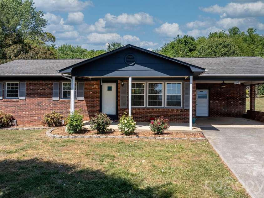 1109 Windsong Circle, Hudson, NC 28638.  MLS# CAR4374233, YatesRealty ID 15727. 