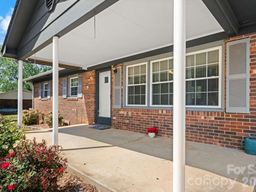 1109 Windsong Circle, Hudson, NC 28638.  MLS# CAR4374233, YatesRealty ID 15727. 