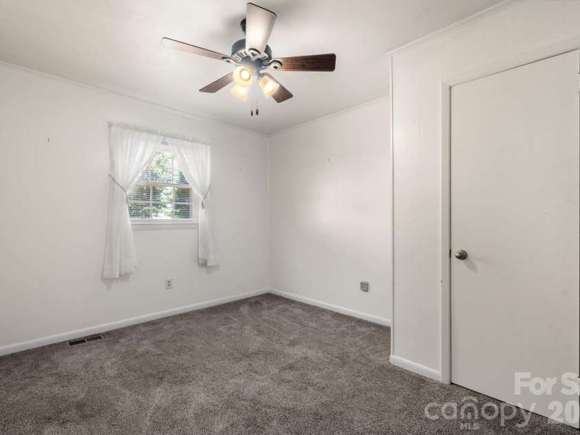 1109 Windsong Circle, Hudson, NC 28638.  MLS# CAR4374233, YatesRealty ID 15727. 
