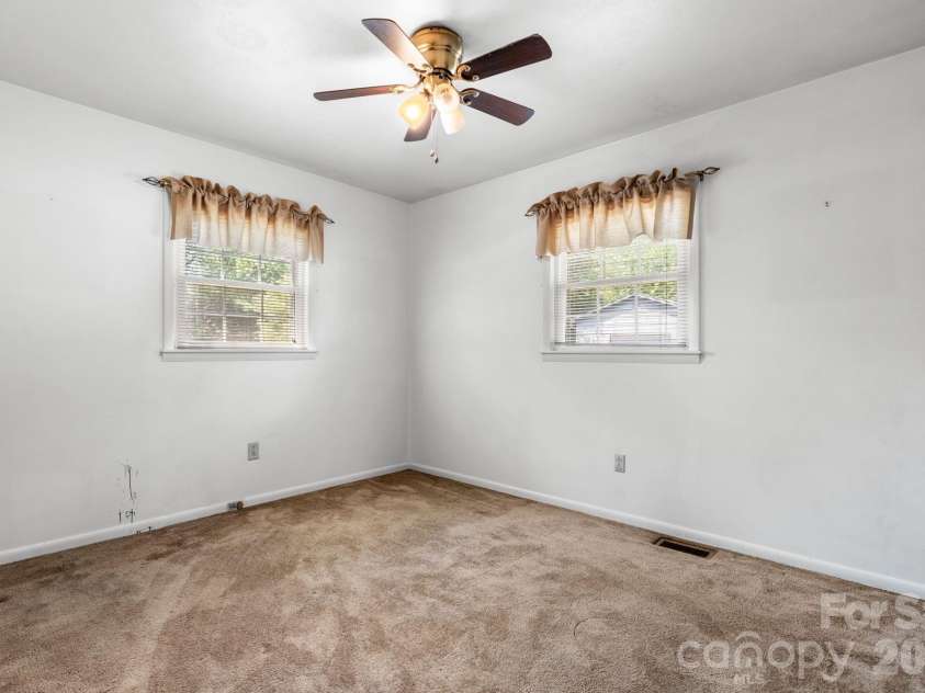 1109 Windsong Circle, Hudson, NC 28638.  MLS# CAR4374233, YatesRealty ID 15727. 