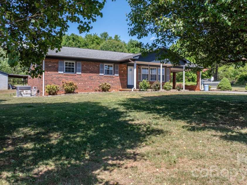 1109 Windsong Circle, Hudson, NC 28638.  MLS# CAR4374233, YatesRealty ID 15727. 