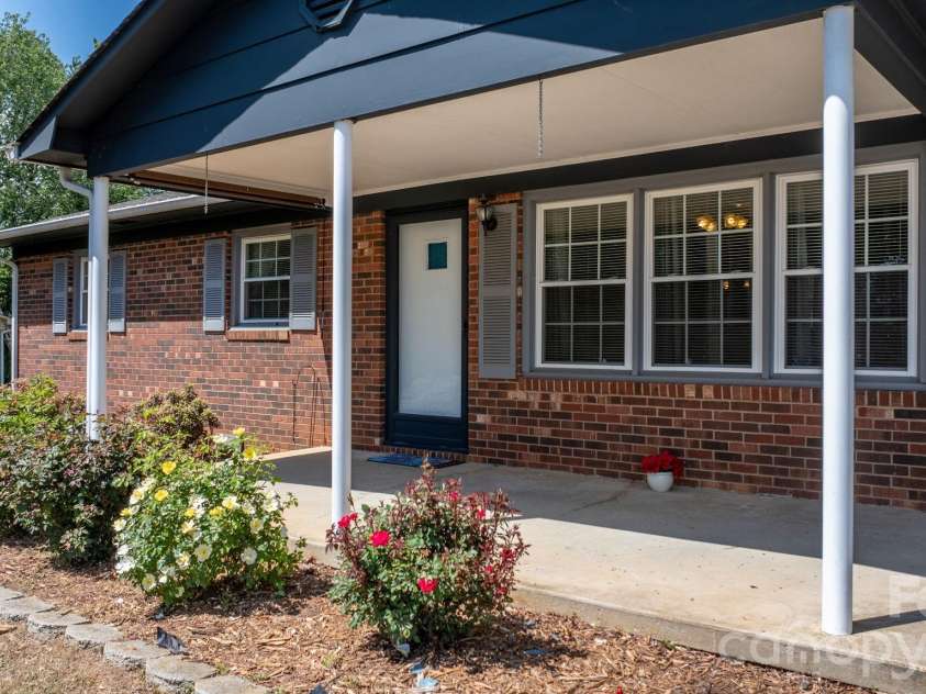 1109 Windsong Circle, Hudson, NC 28638.  MLS# CAR4374233, YatesRealty ID 15727. 