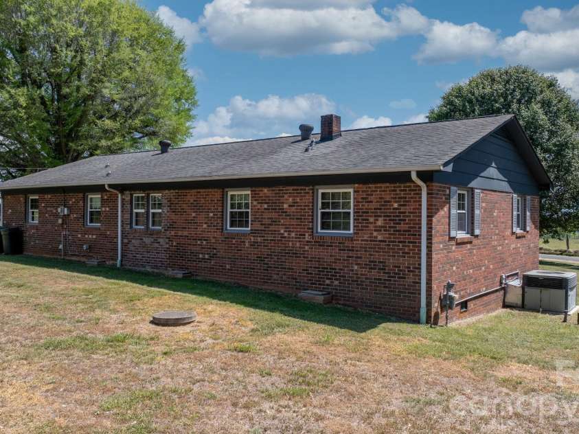 1109 Windsong Circle, Hudson, NC 28638.  MLS# CAR4374233, YatesRealty ID 15727. 