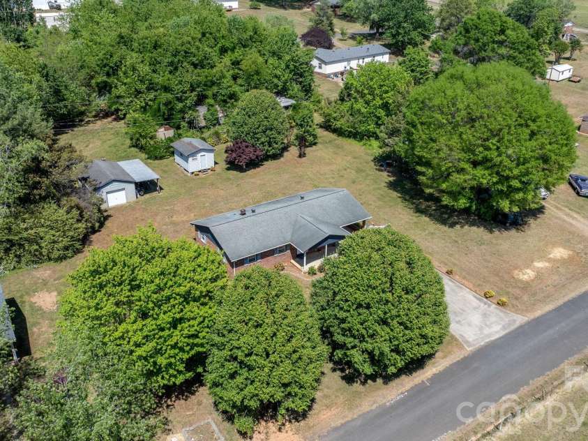 1109 Windsong Circle, Hudson, NC 28638.  MLS# CAR4374233, YatesRealty ID 15727. 