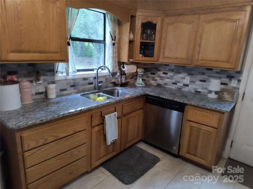 500 Bob Rollins Road, Forest City, NC 28043.  MLS# CAR4264456, YatesRealty ID 15728. Kitchen