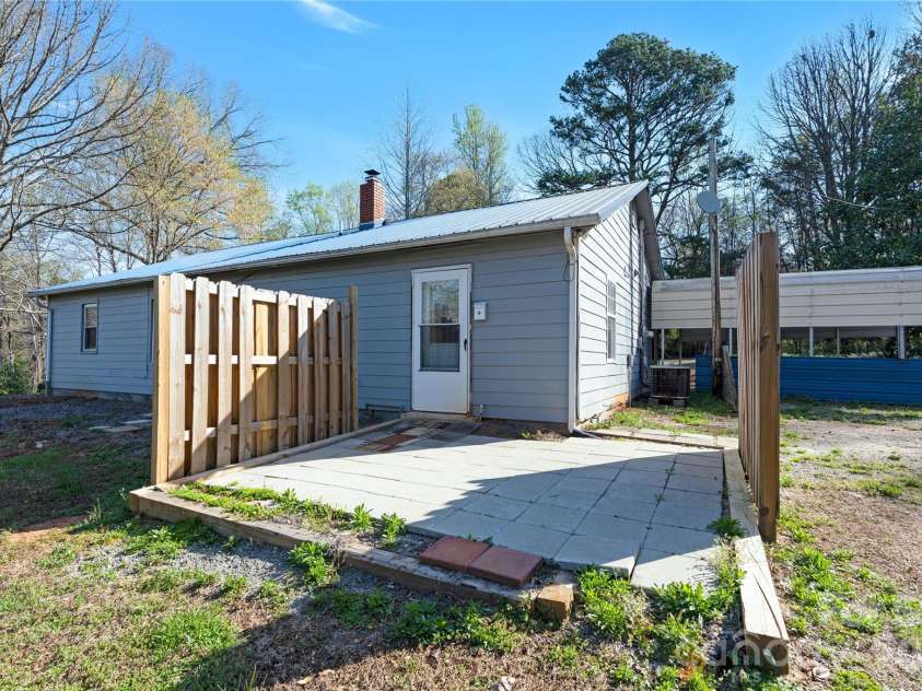 6716 Navajo Trail, Sherrills Ford, NC 28673.  MLS# CAR4340939, YatesRealty ID 15728. 