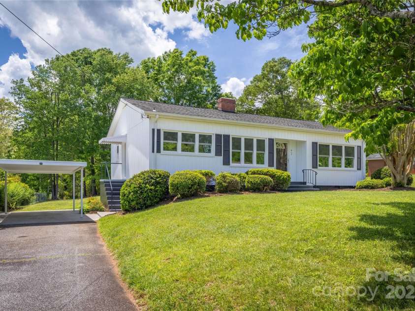 417 Mountain View Avenue, Valdese, NC 28690.  MLS# CAR4255593, YatesRealty ID 15729. 