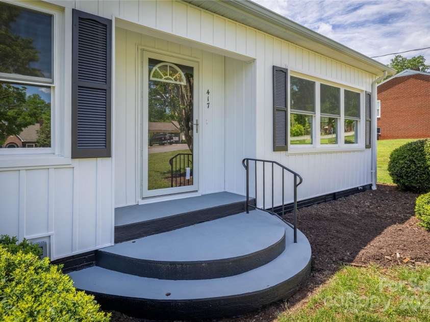 417 Mountain View Avenue, Valdese, NC 28690.  MLS# CAR4255593, YatesRealty ID 15729. 