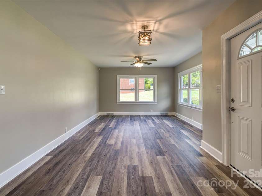 417 Mountain View Avenue, Valdese, NC 28690.  MLS# CAR4255593, YatesRealty ID 15729. 