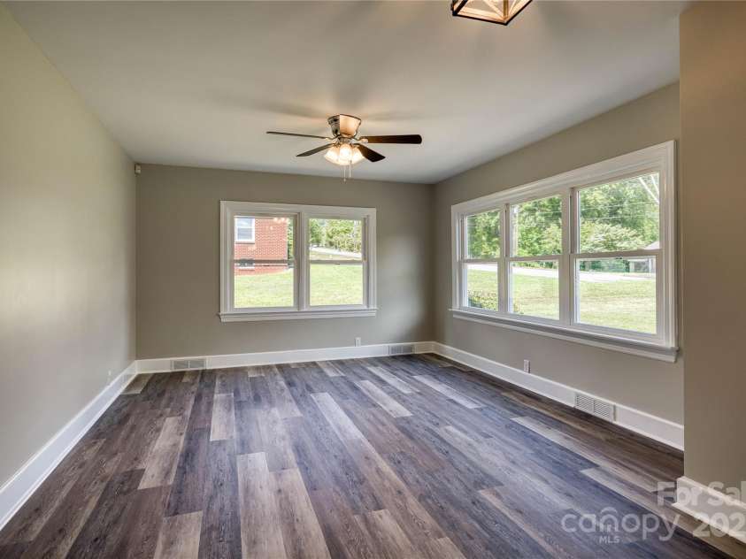 417 Mountain View Avenue, Valdese, NC 28690.  MLS# CAR4255593, YatesRealty ID 15729. 