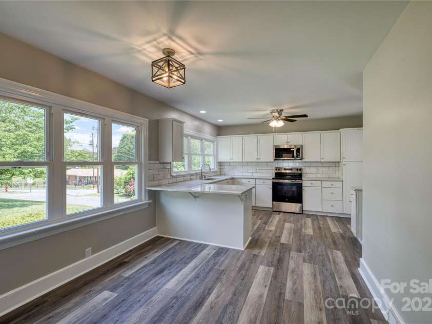 417 Mountain View Avenue, Valdese, NC 28690.  MLS# CAR4255593, YatesRealty ID 15729. 