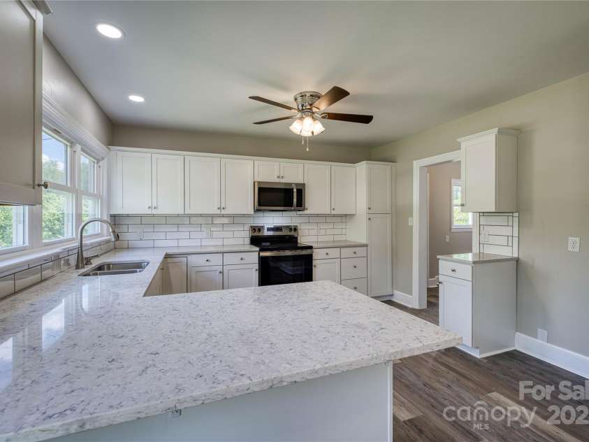 417 Mountain View Avenue, Valdese, NC 28690.  MLS# CAR4255593, YatesRealty ID 15729. 