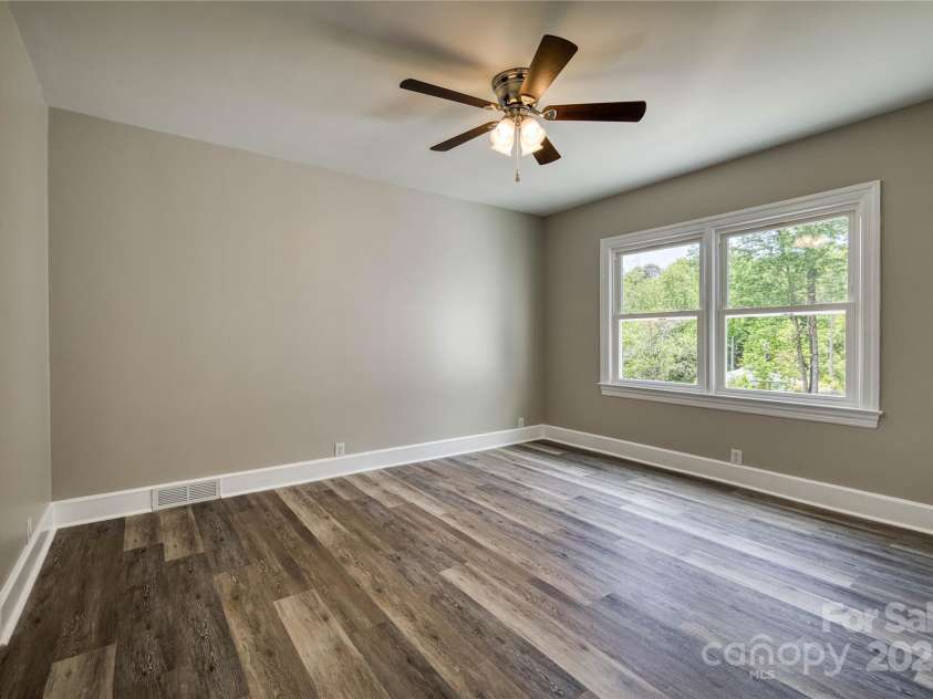417 Mountain View Avenue, Valdese, NC 28690.  MLS# CAR4255593, YatesRealty ID 15729. 