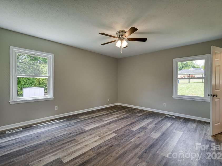 417 Mountain View Avenue, Valdese, NC 28690.  MLS# CAR4255593, YatesRealty ID 15729. 