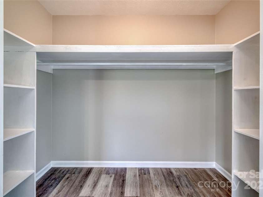 417 Mountain View Avenue, Valdese, NC 28690.  MLS# CAR4255593, YatesRealty ID 15729. 