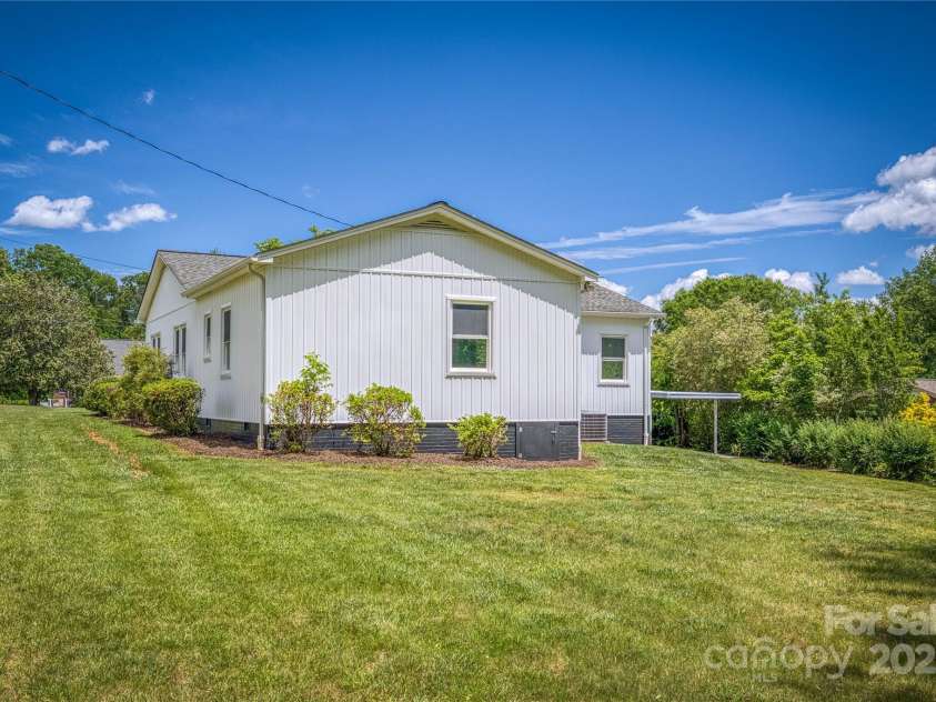 417 Mountain View Avenue, Valdese, NC 28690.  MLS# CAR4255593, YatesRealty ID 15729. 