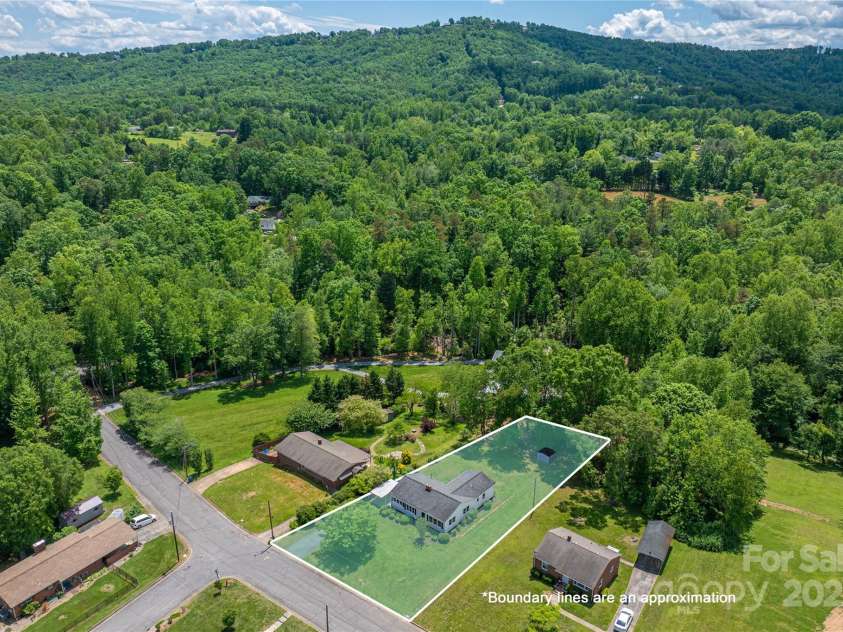 417 Mountain View Avenue, Valdese, NC 28690.  MLS# CAR4255593, YatesRealty ID 15729. 