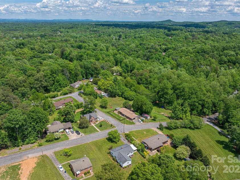 417 Mountain View Avenue, Valdese, NC 28690.  MLS# CAR4255593, YatesRealty ID 15729. 